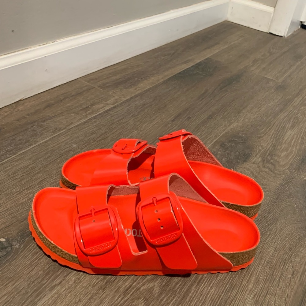 Arizona Big Buckle Slide Sandal (Women). Size 39, L8. High Shine Tomato